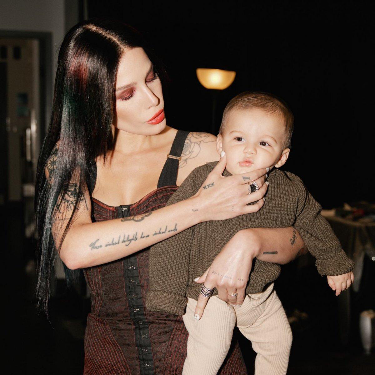 Halsey, Oscar'a Türk sevgilisi Alev Aydın ile katıldı