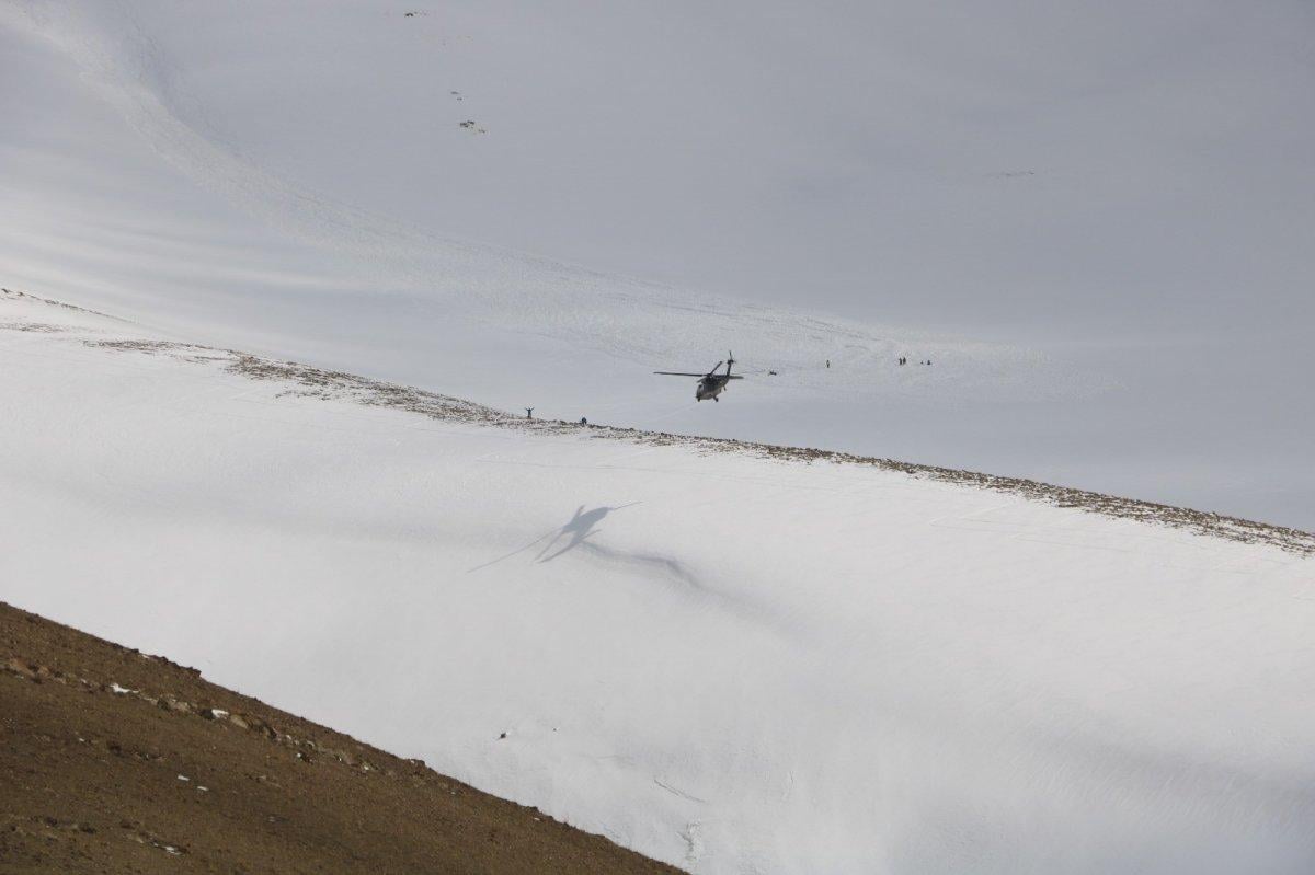 Van'da kayarken çığ altında kalan İtalyan için seferberlik