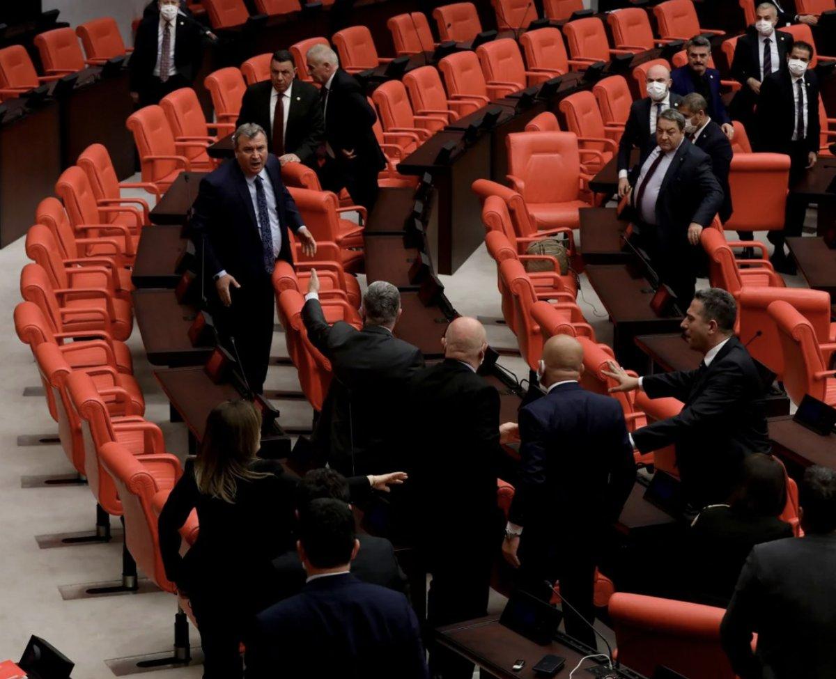 Meclis'te Seçim Kanunu gerginliği