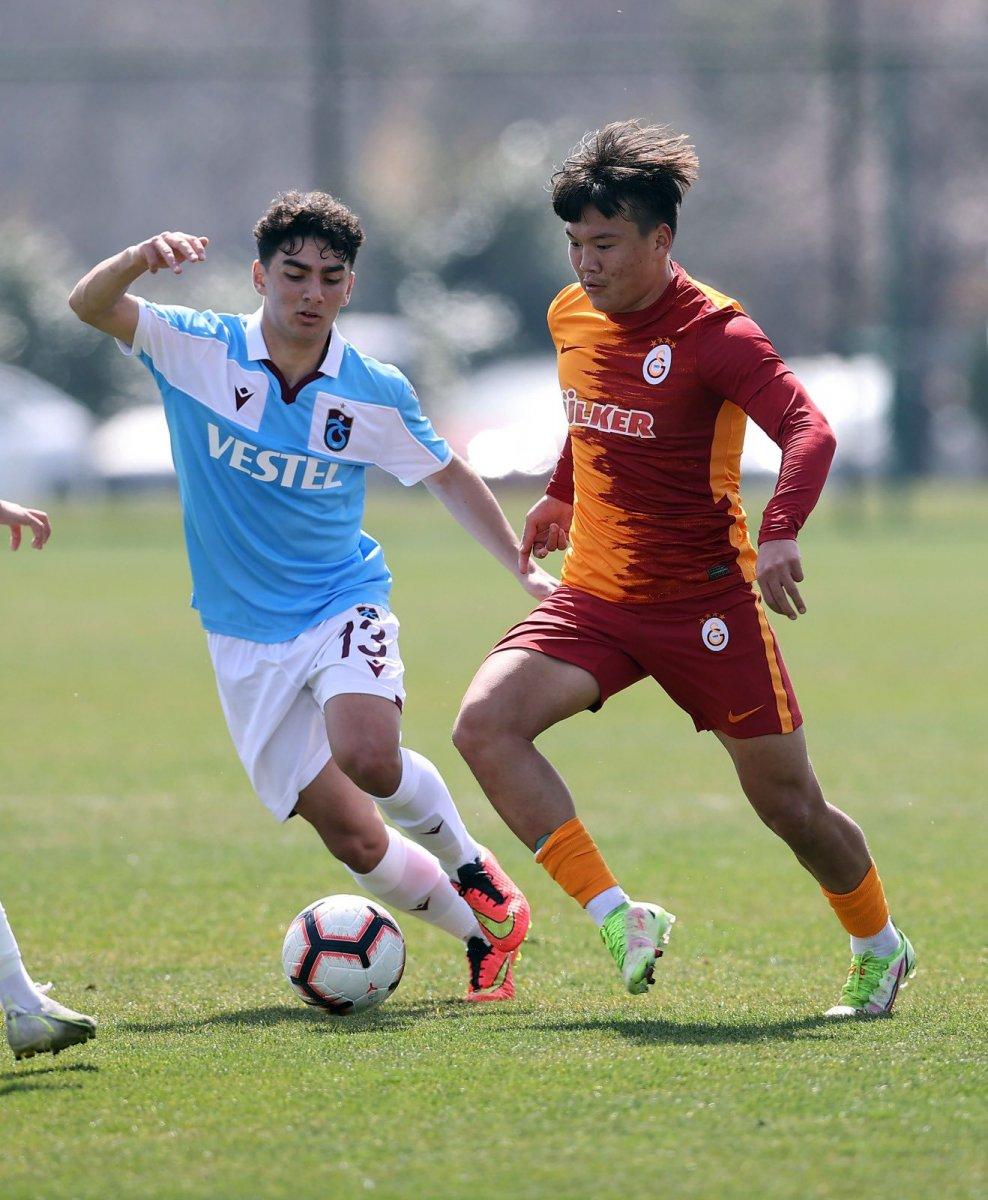 Arda Turan U19 maçını takip etti