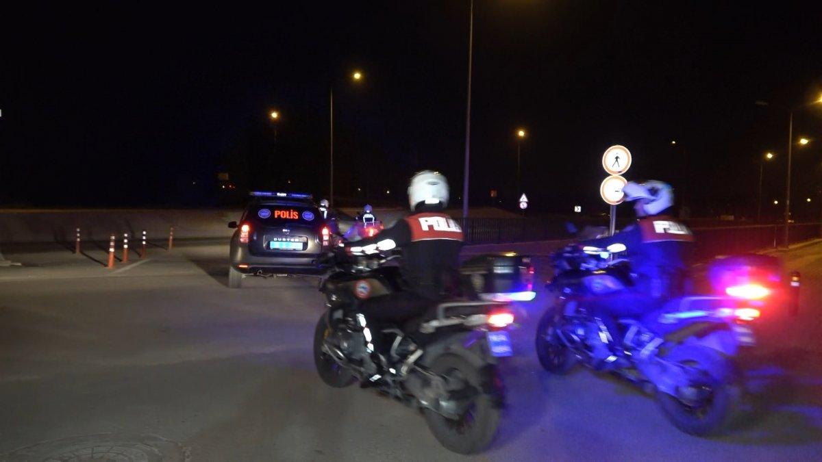 Bursa'da dur ihtarına uymayan araçtan fazla sayıda uyuşturucu çıktı