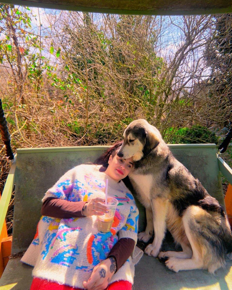 Ceylan Ertem, köyde