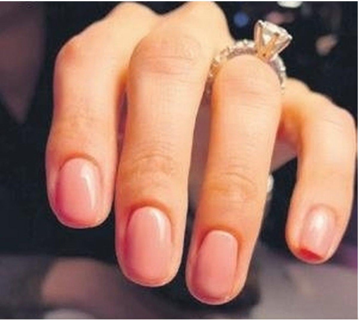 Nazlı Kayı, tektaşını paylaştı