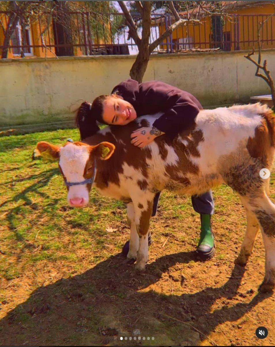 Ceylan Ertem, köyde