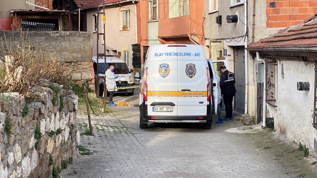 İzmit’te eşini sokak ortasında öldürüp kaçtı