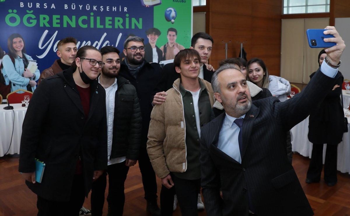Bursa Büyükşehir Belediyesi'nden öğrencilere burs müjdesi
