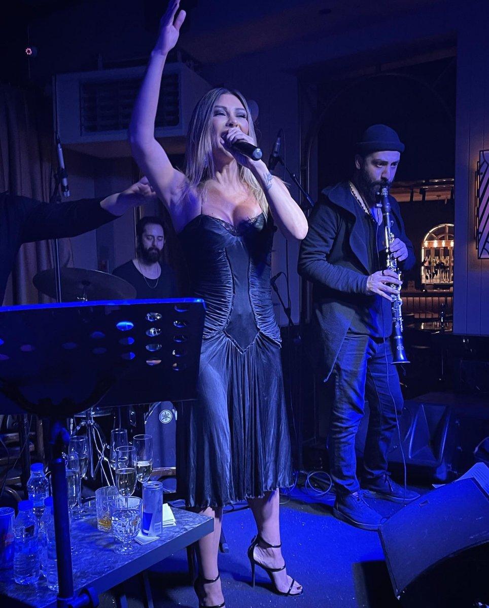 Selen Görgüzel'in dekoltesi ortalığı karıştırdı