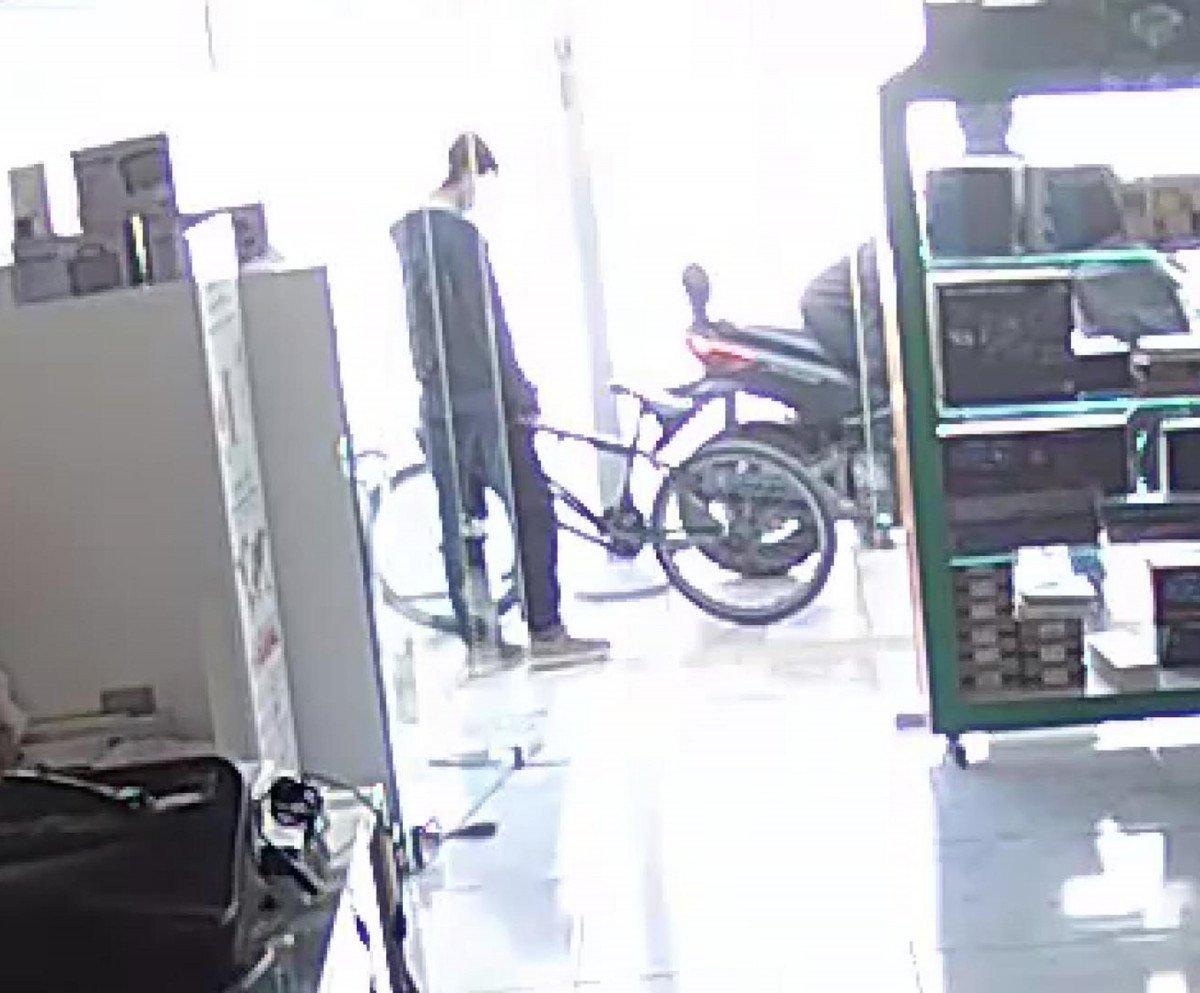 Muğla'da motosiklet hırsızlığı: Göz göre göre çaldı