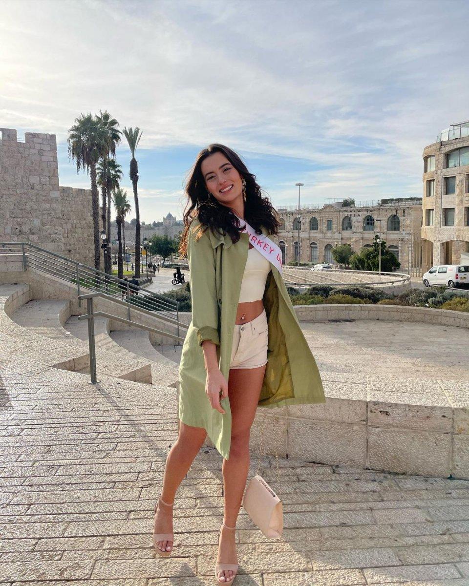 Yusuf Yazıcı ve Cemrenaz Turhan sevgili oldu