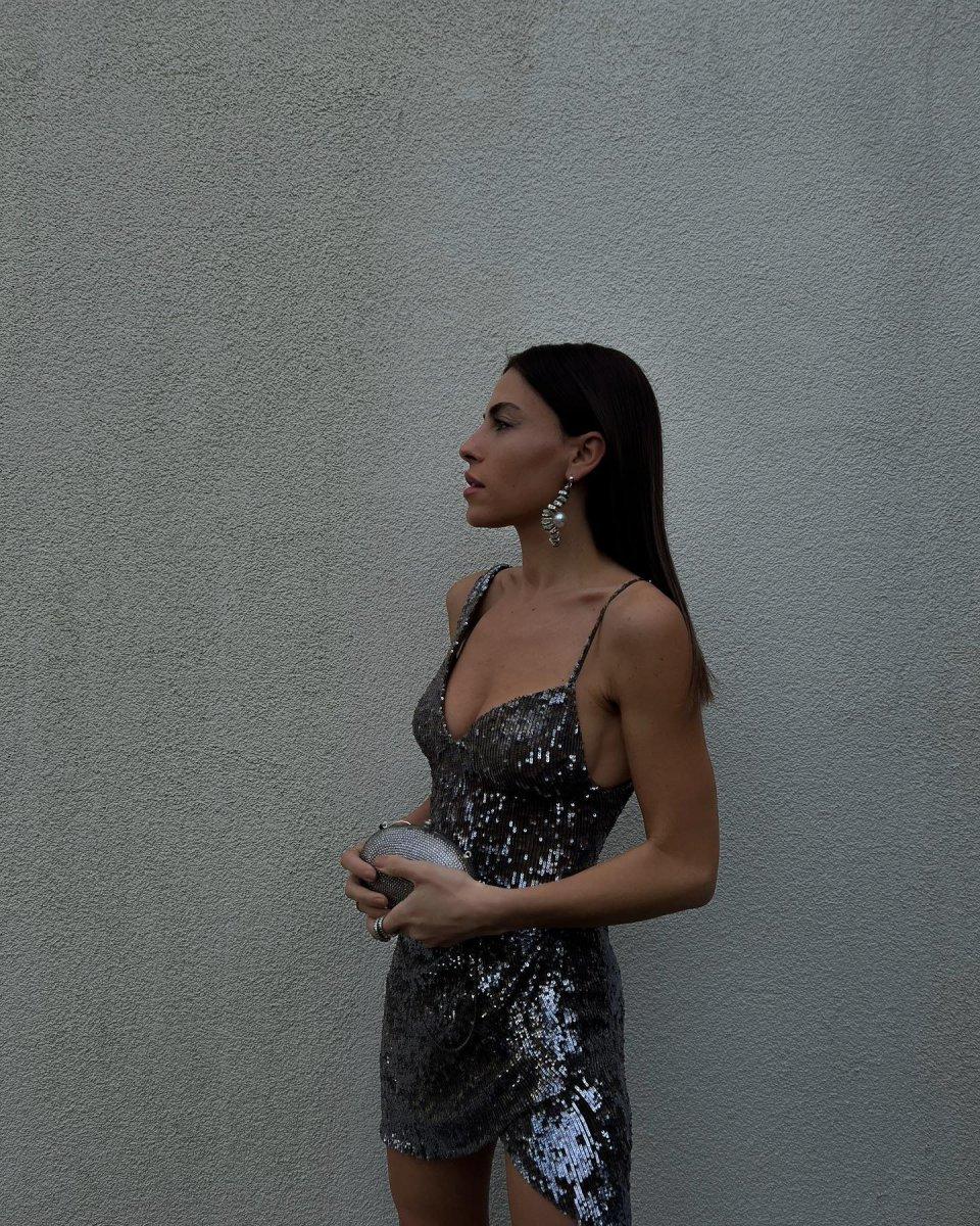 Survivor Avatar Atakan'ın eşinden dekolteli paylaşım