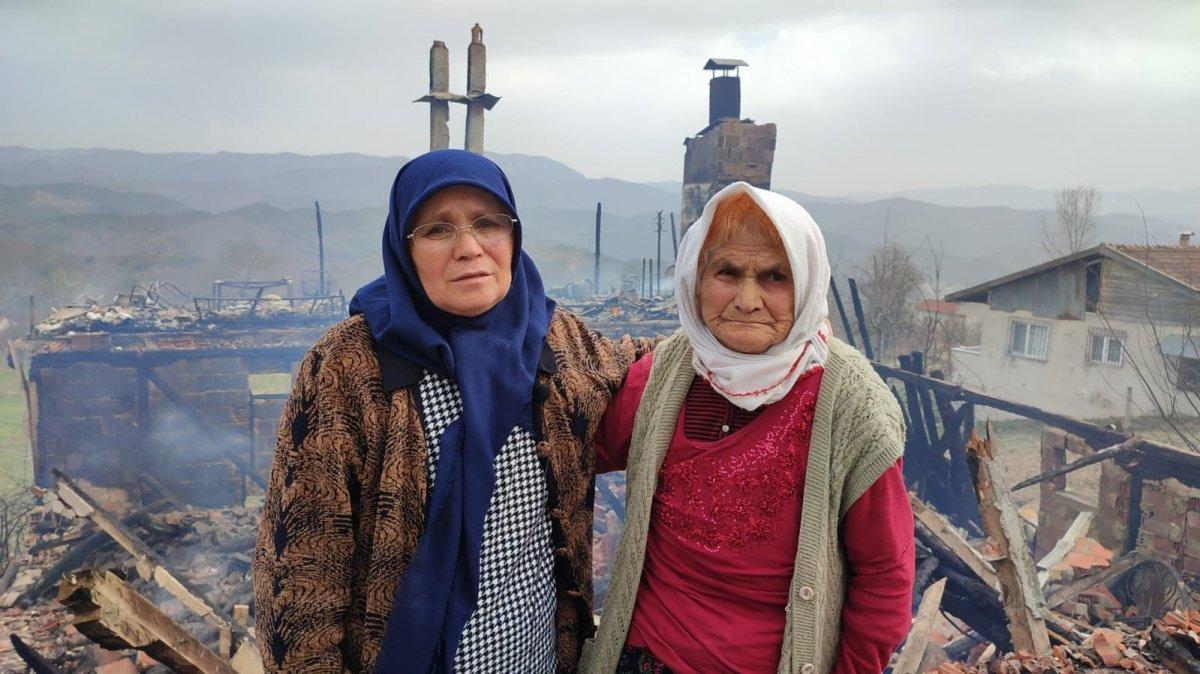 Bartın'da anne-kızın yaşadığı evi küle döndü