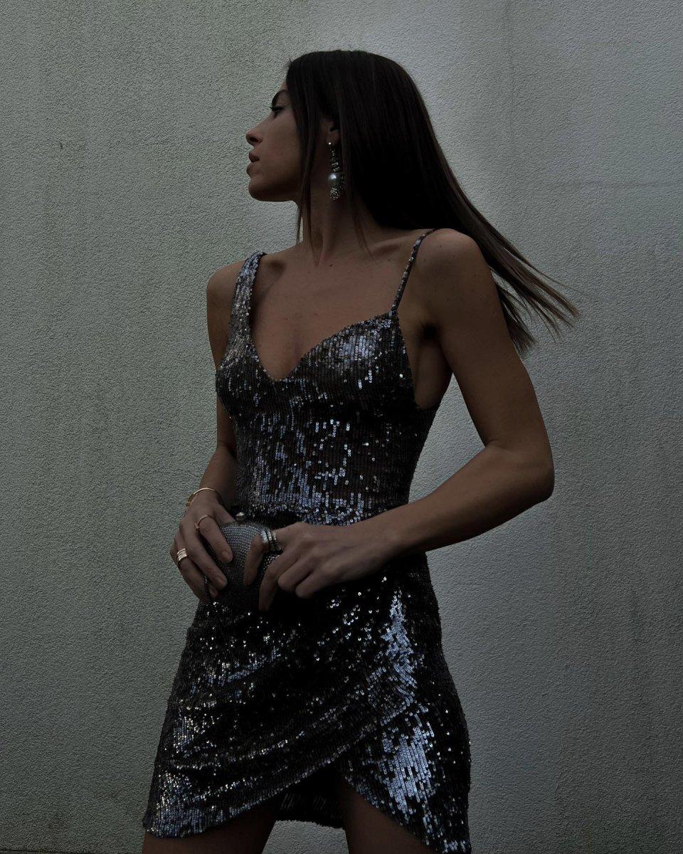 Survivor Avatar Atakan'ın eşinden dekolteli paylaşım