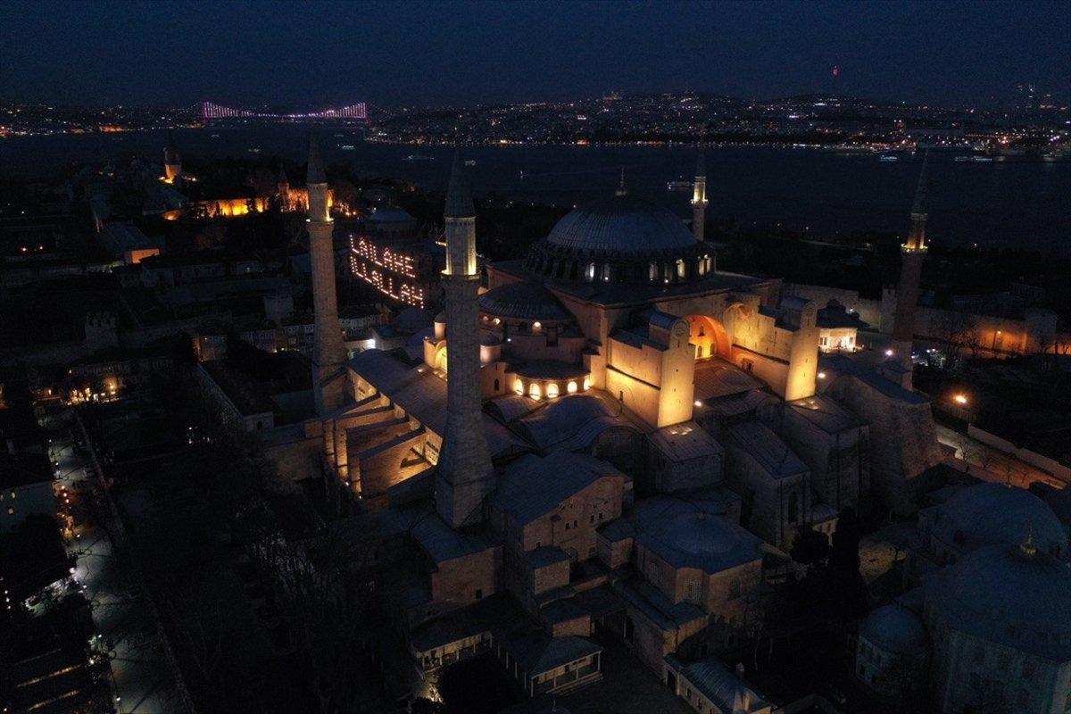 Ayasofya Camii'nde 88 yıl sonra teravih namazı heyecanı
