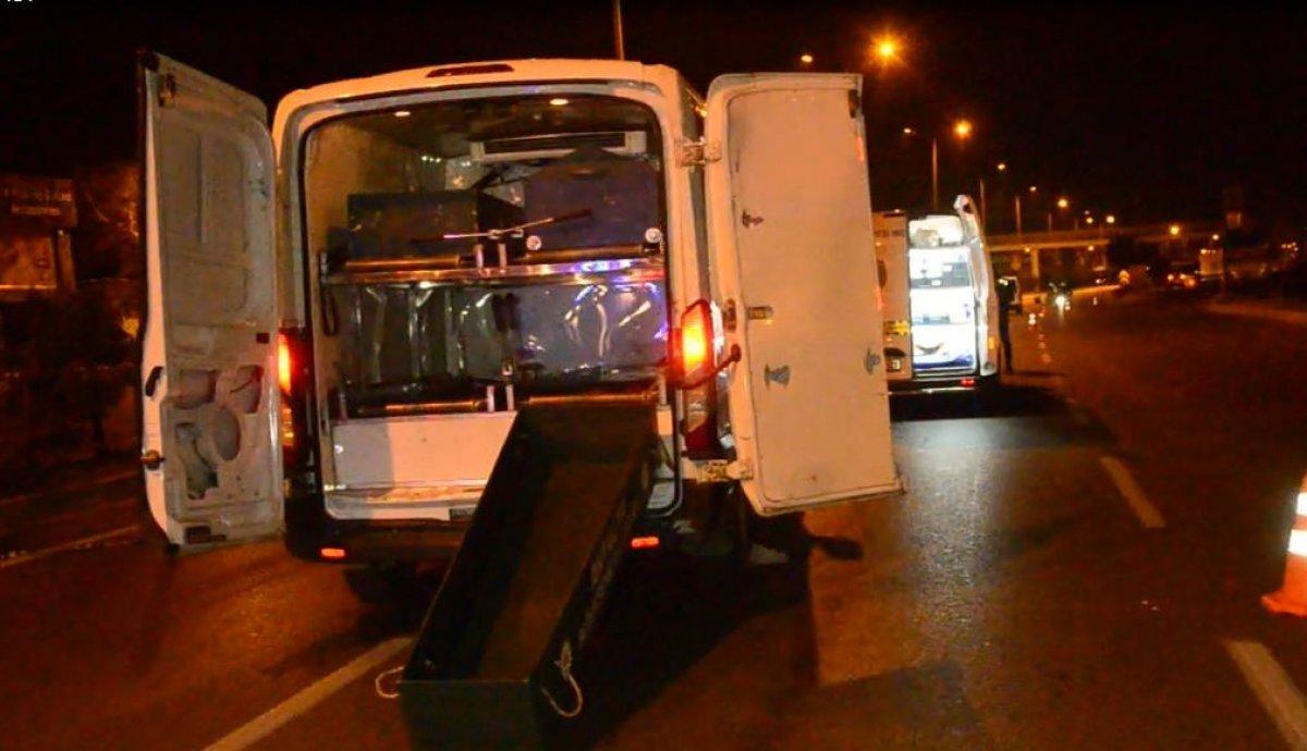 Antalya’da motosikletlinin çarptığı yaya öldü