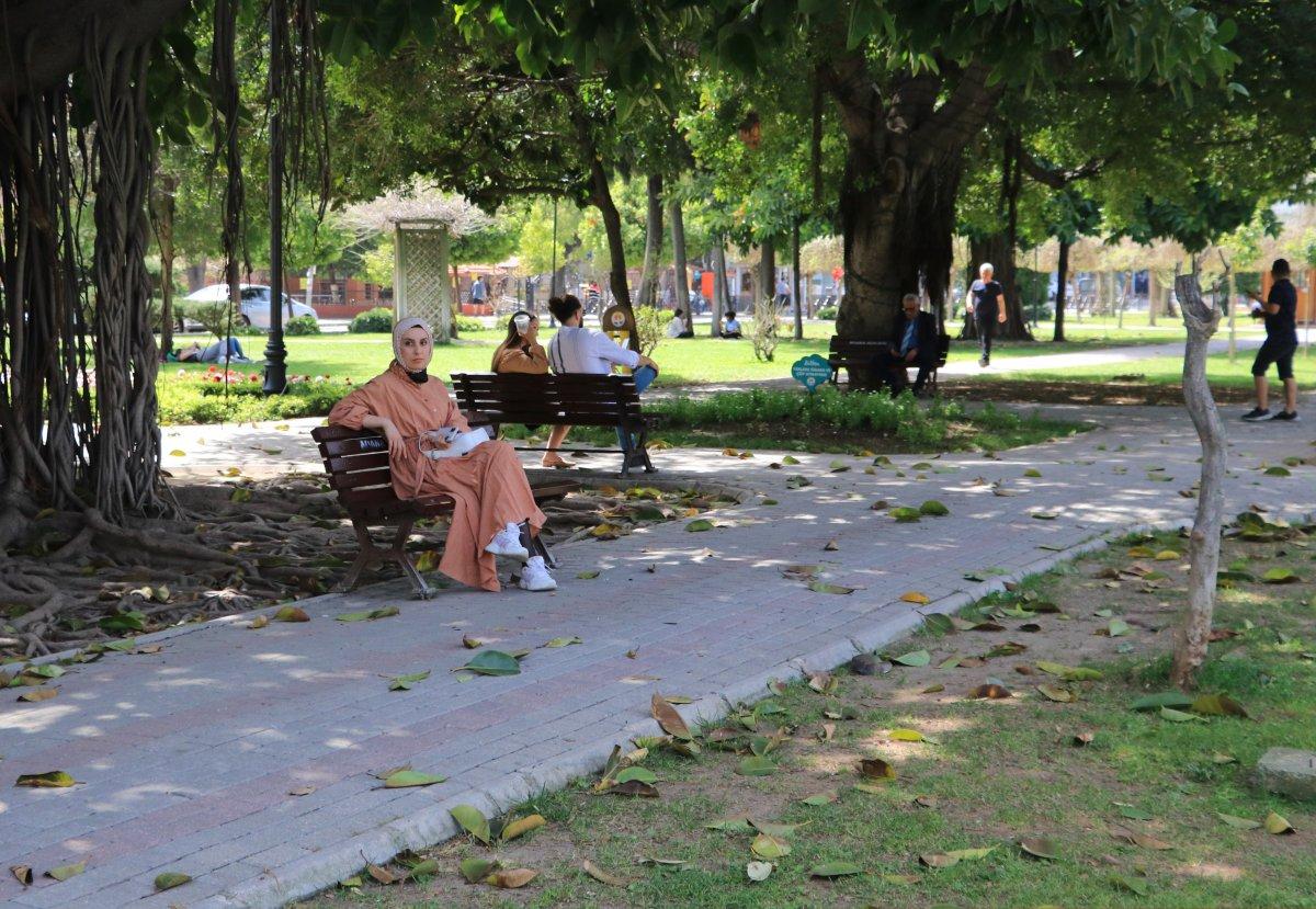 Adana'da termometreler 33 dereceyi gösterdi