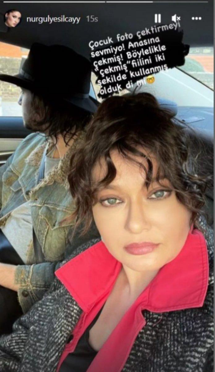 Nurgül Yeşilçay oğlunu sahnede izledi