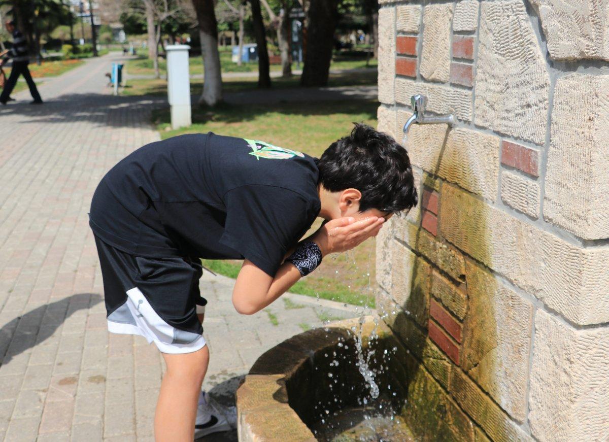 Adana'da termometreler 33 dereceyi gösterdi