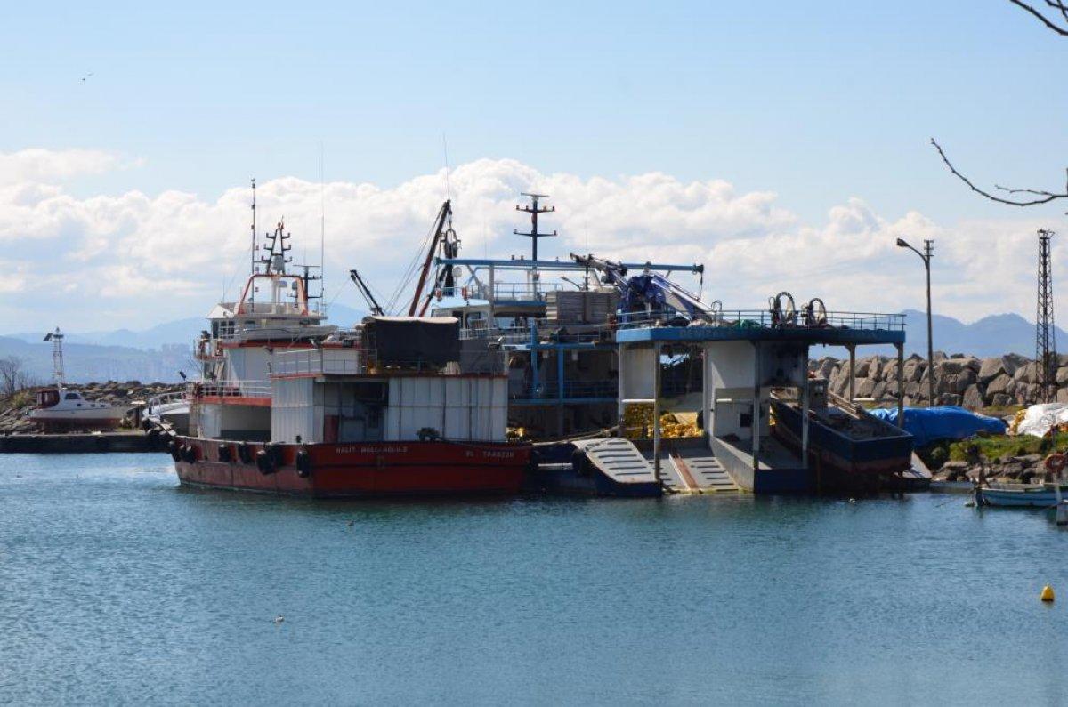 Ordu'da balıkçılar hava şartları nedeniyle teknelerini limana çekti