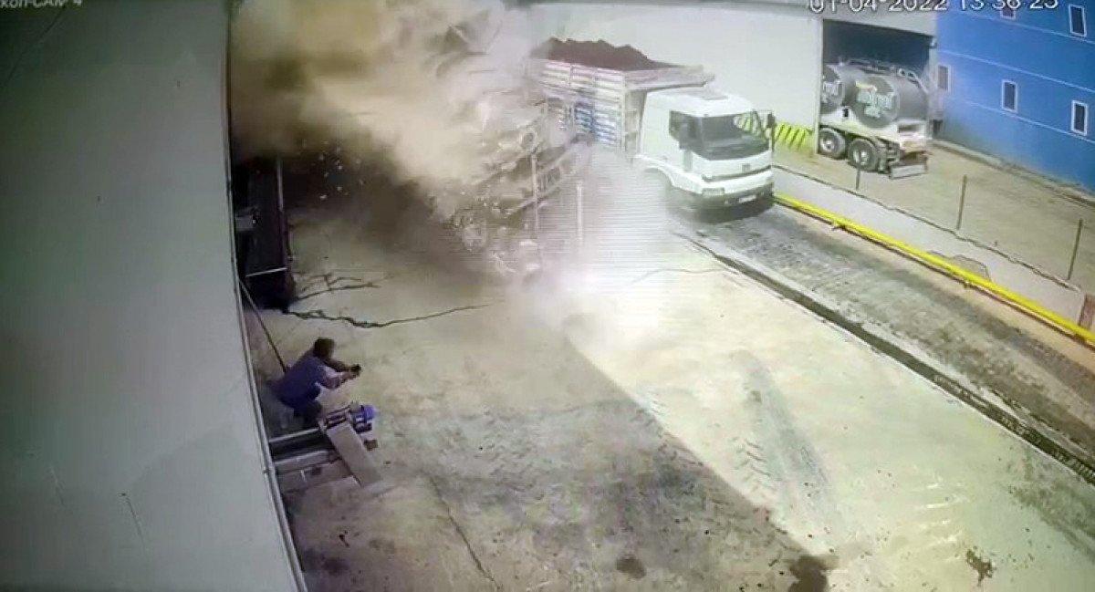 Konya’daki meyve suyu fabrikasında bulunan kazanın patlama anı