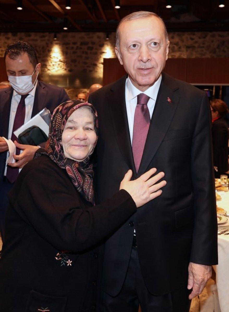 Cumhurbaşkanı Erdoğan ilk iftarını şehit yakınlarıyla birlikte yaptı