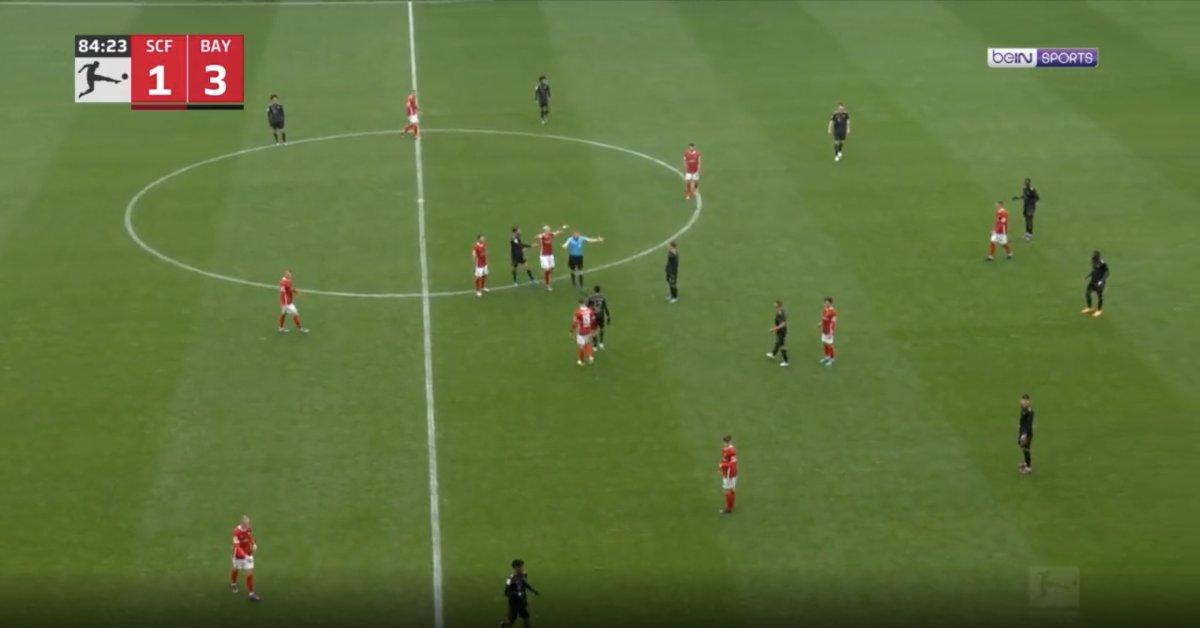 Bayern Münih, sahada 12 kişiyle oynadı