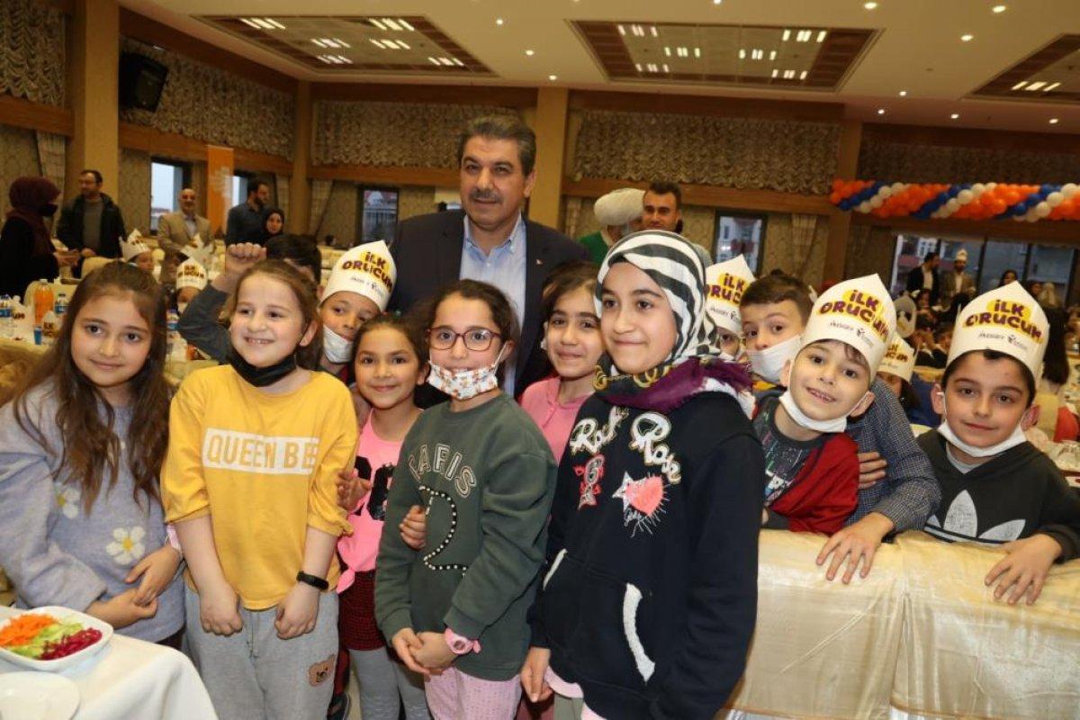 Esenler’de 400 çocuk ilk oruçlarını birlikte açtı
