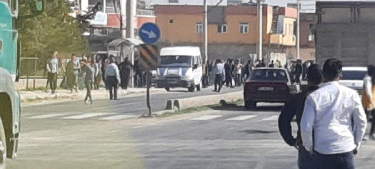 Şanlıurfa’da iki grup yol kapatıp kavga etti: 14 yaralı