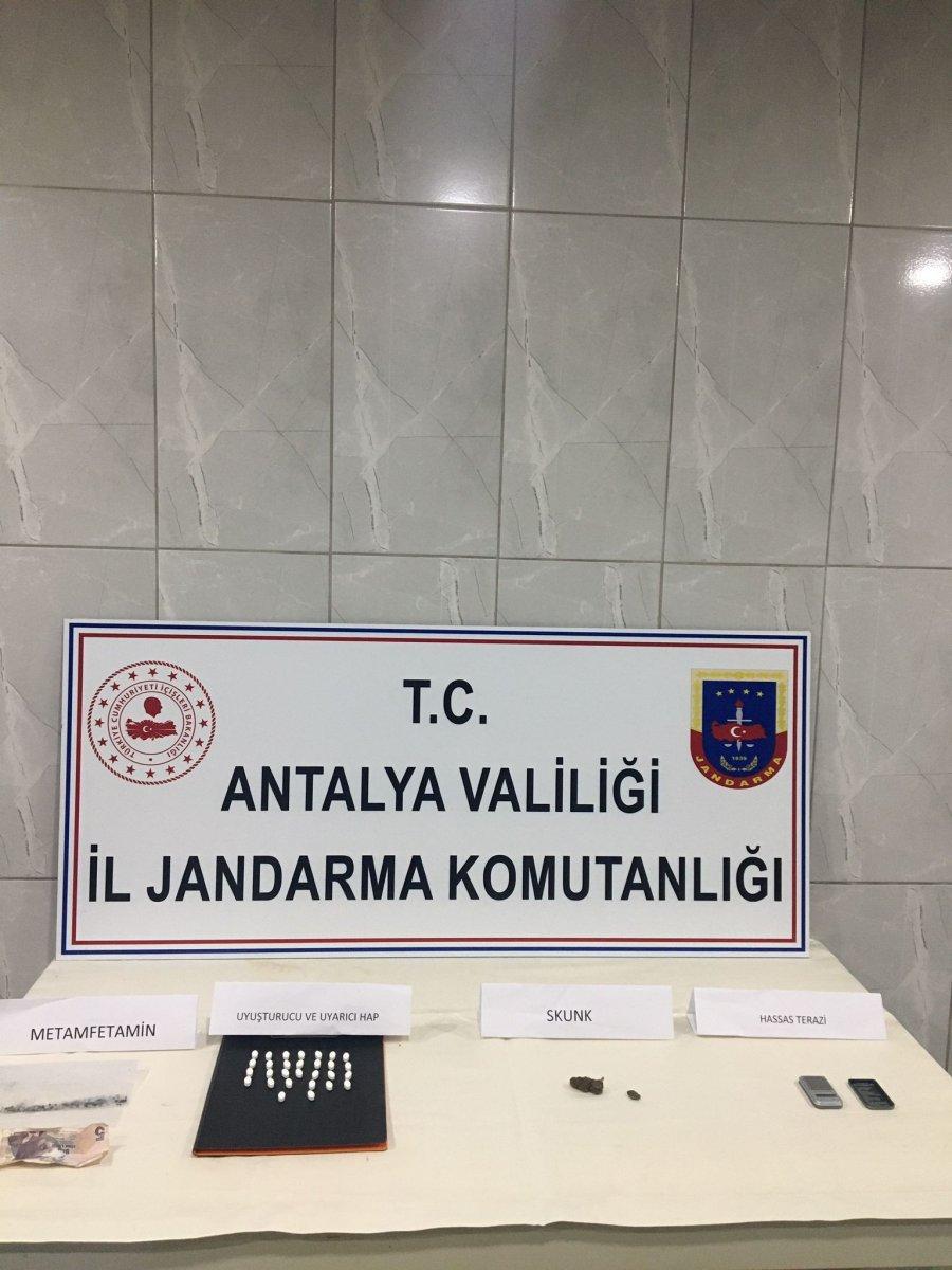 Antalya'daki genci sahur vakti öldüren şahsı saklayan 2 kişi yakalandı