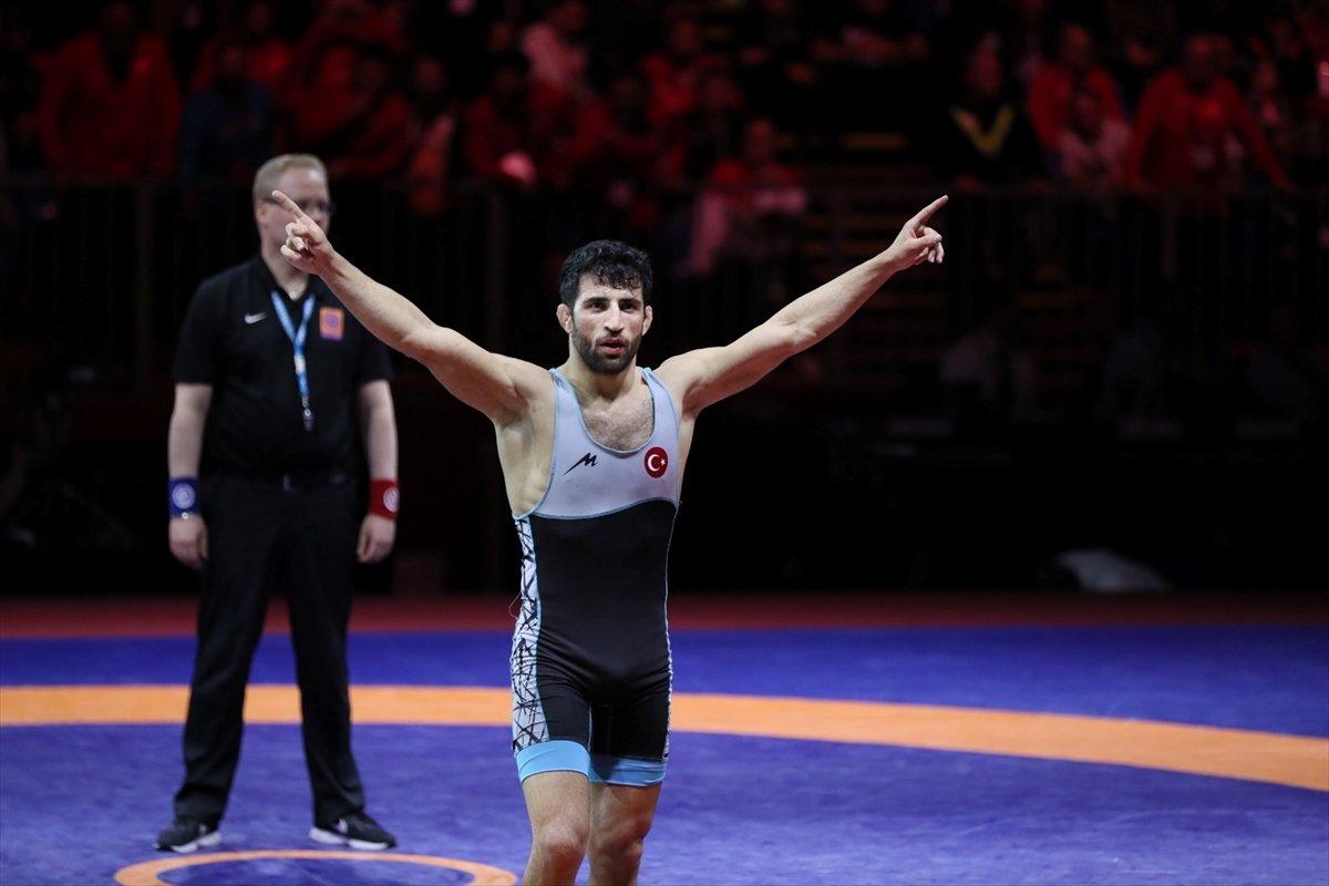 Milli güreşçi Murat Fırat Avrupa Şampiyonu oldu