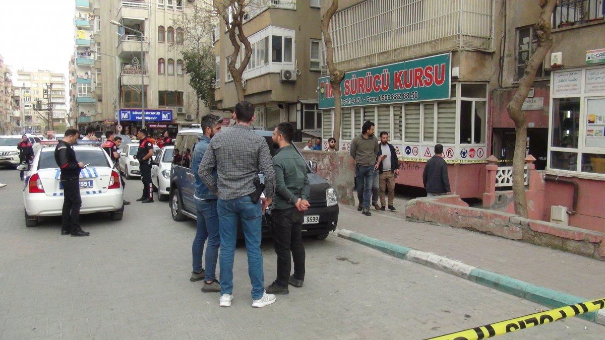 Şanlıurfa'da polise ateş açan şahıs vurularak etkisiz hale getirildi