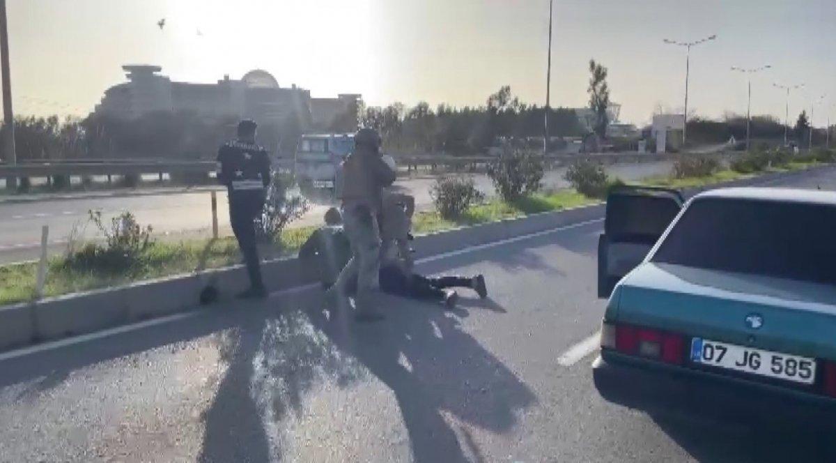 Antalya'daki genci sahur vakti öldüren şahsı saklayan 2 kişi yakalandı