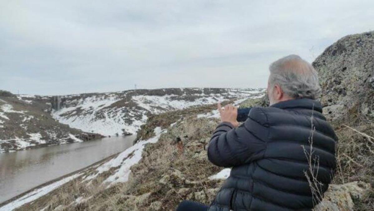 Kars'ta karların erimesiyle şelale oluştu