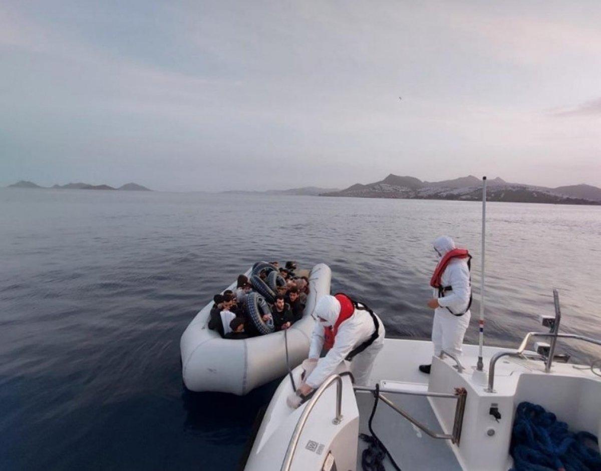 Muğla'da 15 mili yüzerek geçmeye çalışan 3 göçmen kurtarıldı