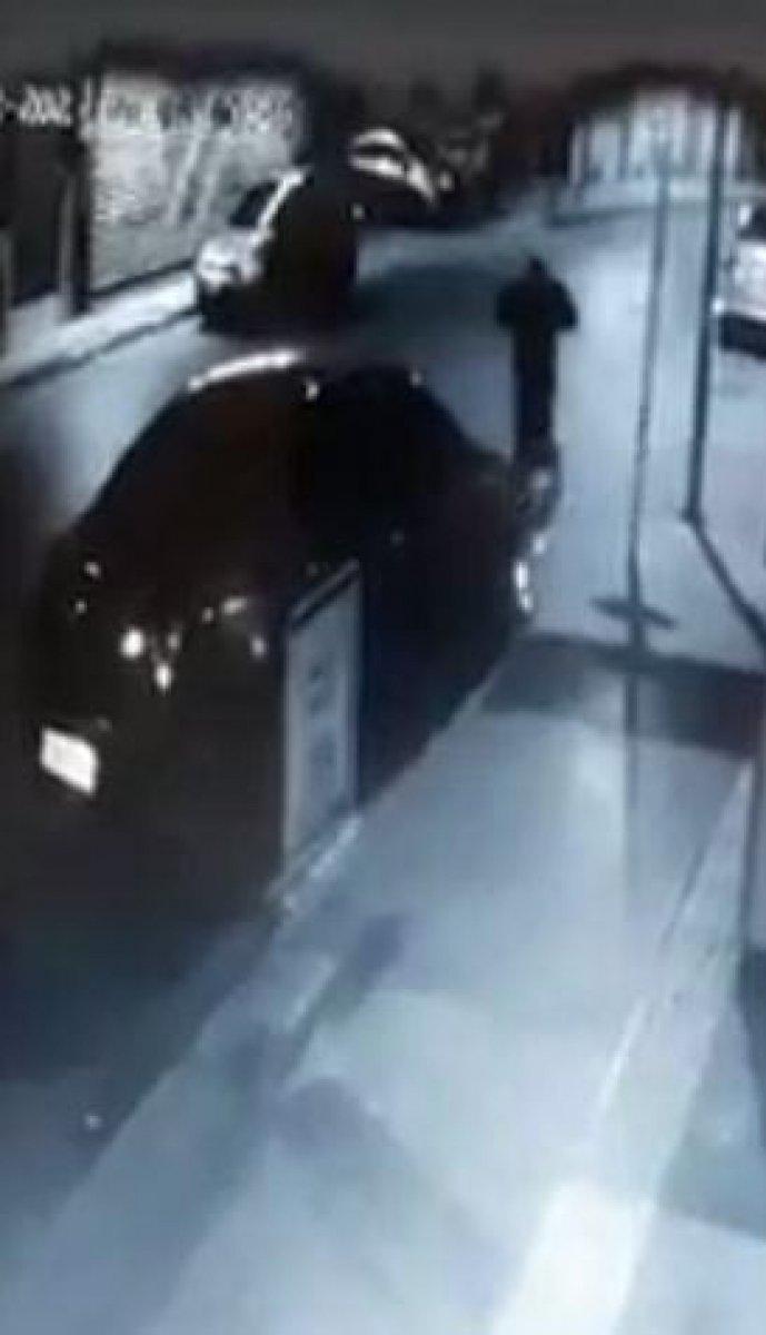 İzmir’de uyuyan sürücünün altınları ile 2 cep telefonu çalındı