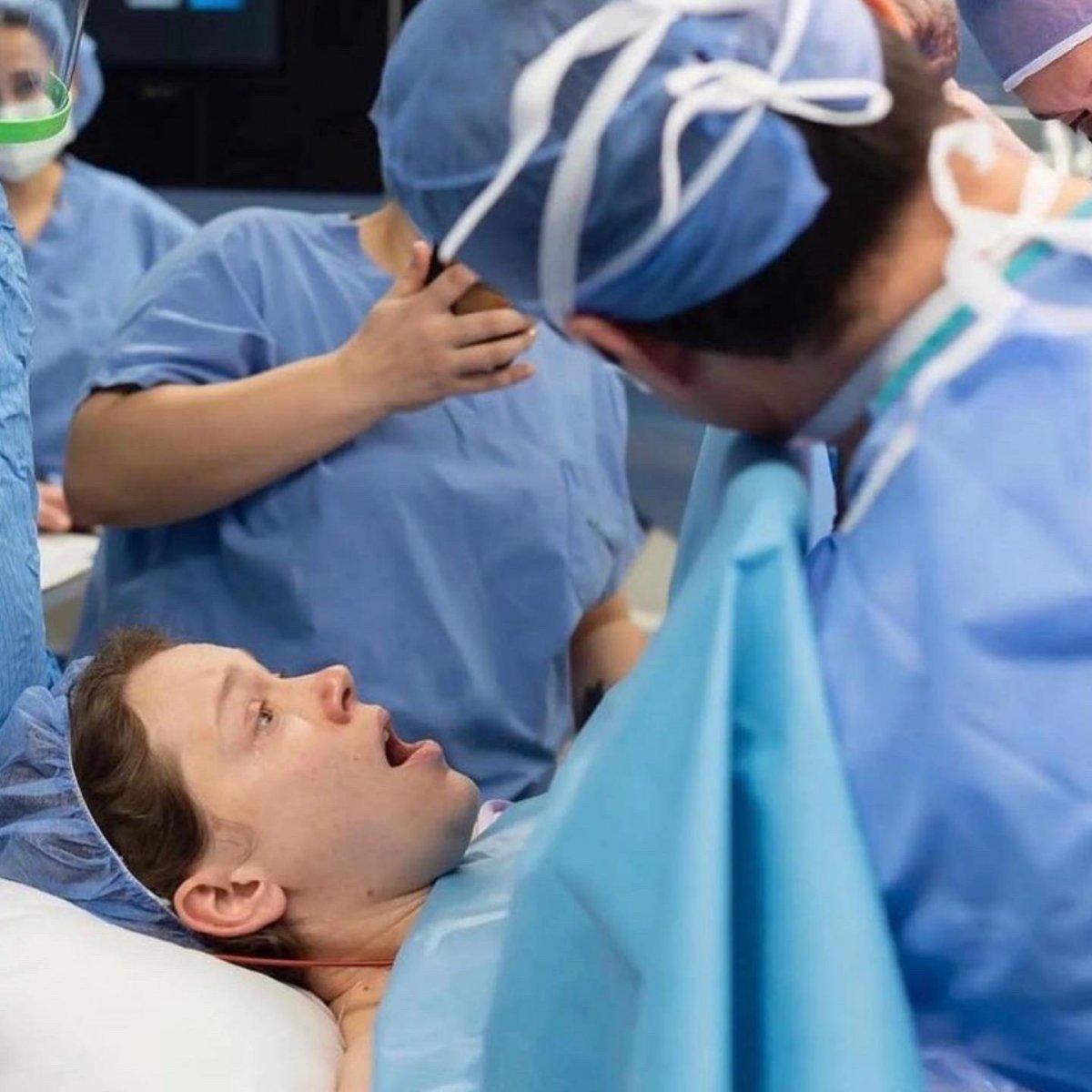 Taner Ölmez bebeğinin doğum anını paylaştı