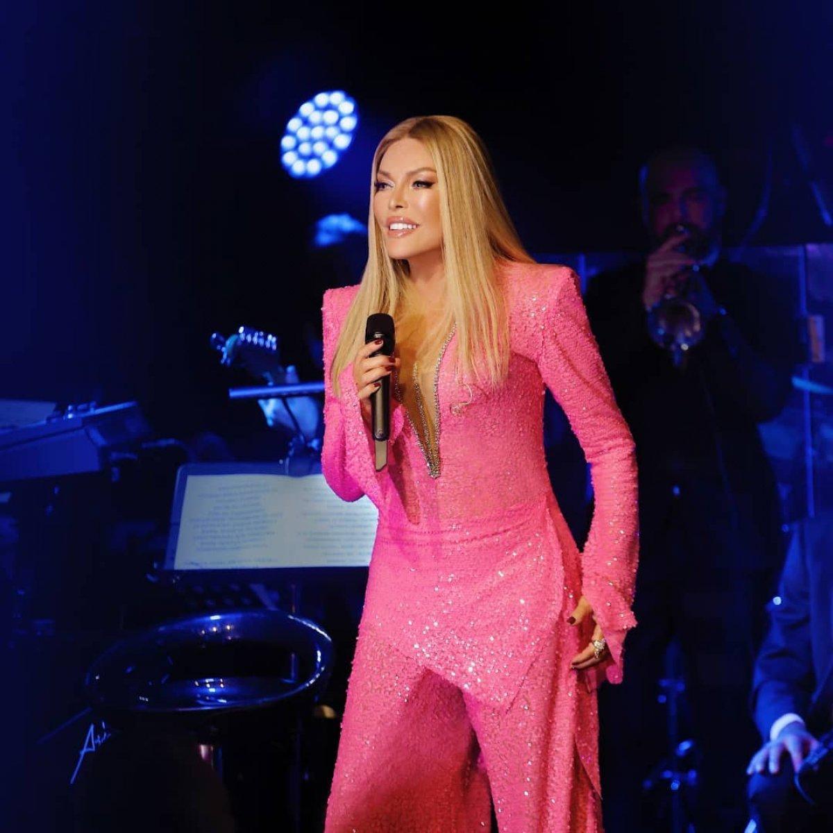 Ajda Pekkan: Metrobüse hiç binmedim, Marmaray'ı merak ediyorum