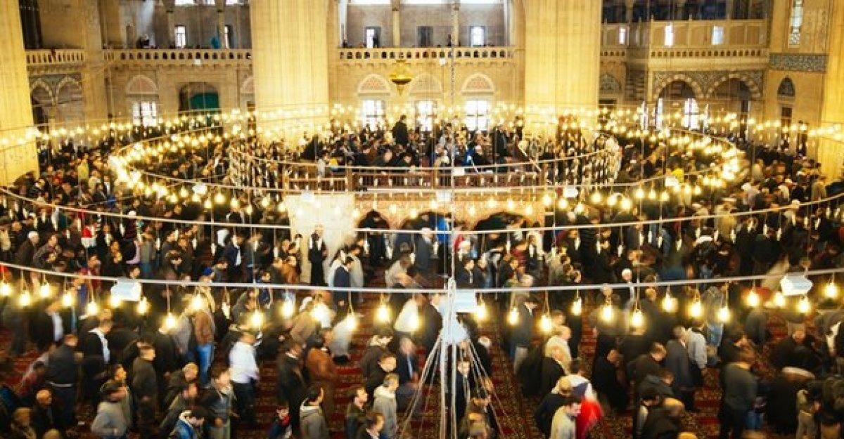 İmsakiye 2022: 5 Nisan teravih namazı saat kaçta? Tüm illerin teravih saatleri...