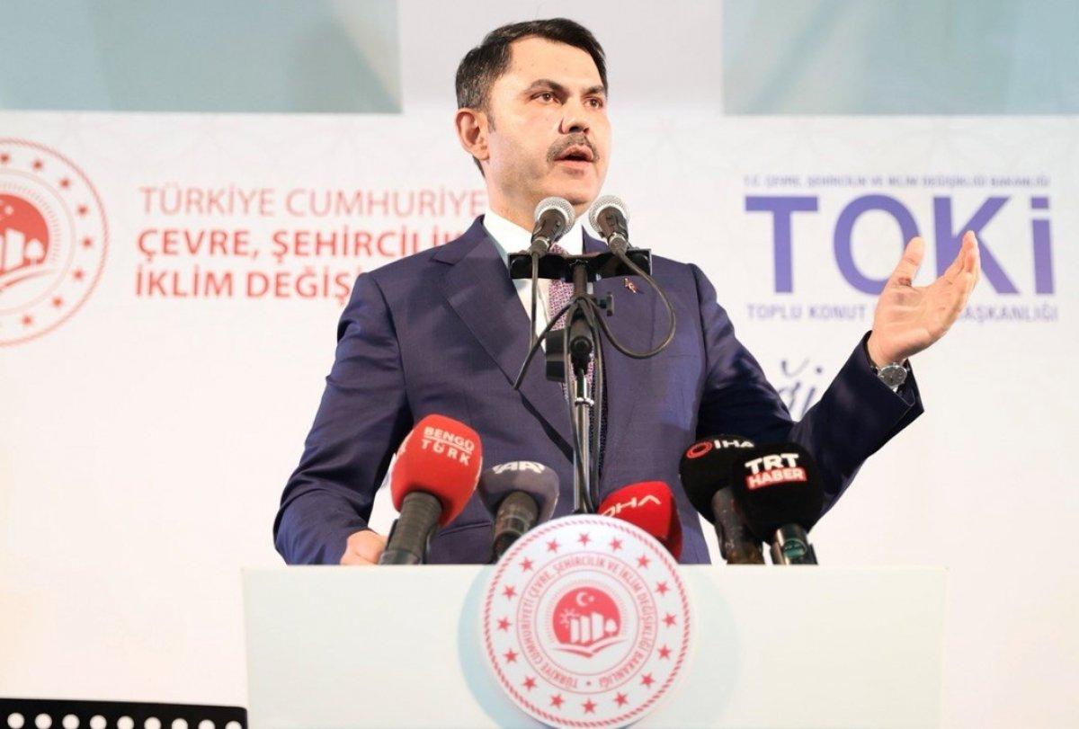 Murat Kurum, TOKİ şantiyesi çalışanlarıyla iftar yaptı