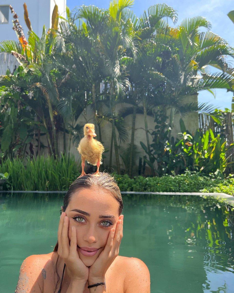 Hamdi Alkan'ın kızı Zeynep amuda kalktı