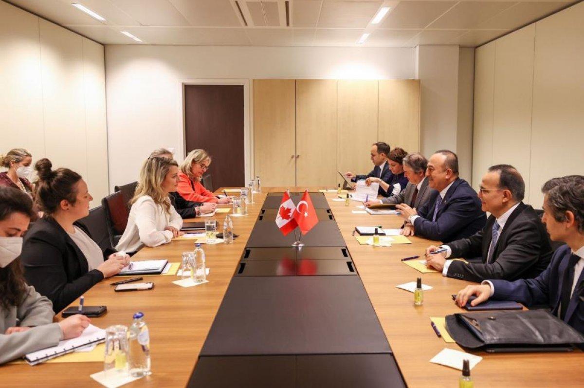 Dışişleri Bakanı Çavuşoğlu, Kanadalı mevkidaşı Joly ile görüştü