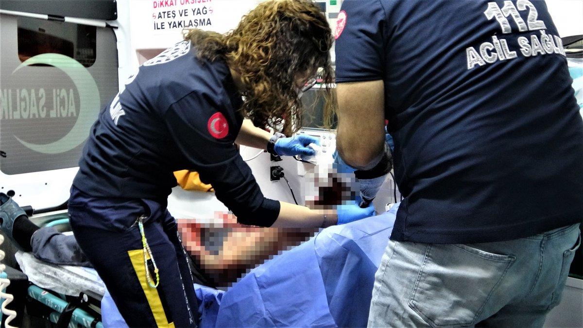 Antalya'da eski eşini ve kocasını maket bıçağıyla ağır yaraladı