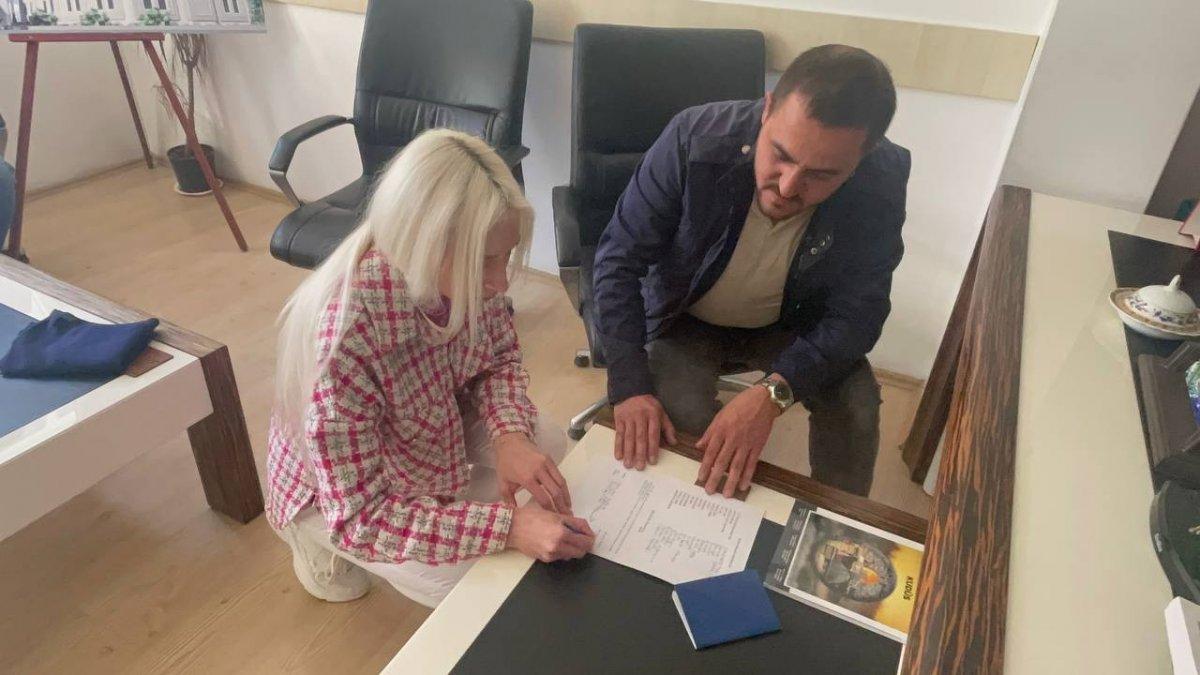 Bursa’da Ukraynalı kadın ezandan etkilendi, İslamiyet’i seçti