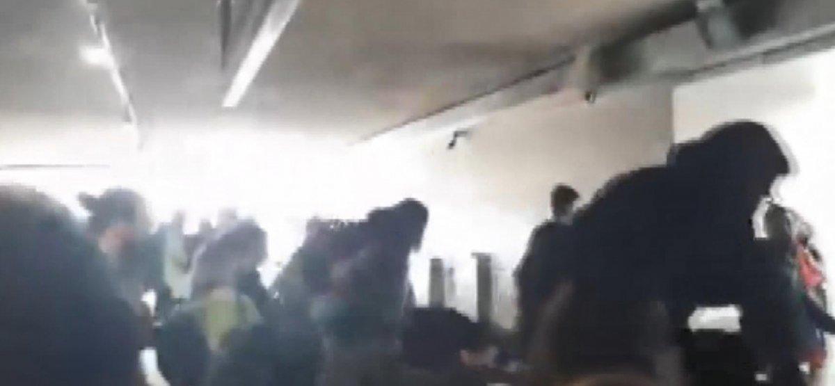 İstanbul'daki ulaşım zammına tepki: Turnikelerden atladılar