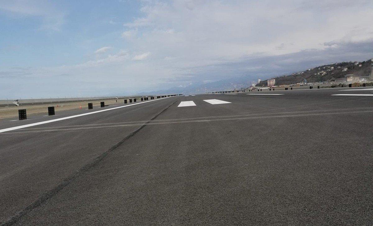 Rize-Artvin Havalimanı'nın pisti ve apronları renkleniyor