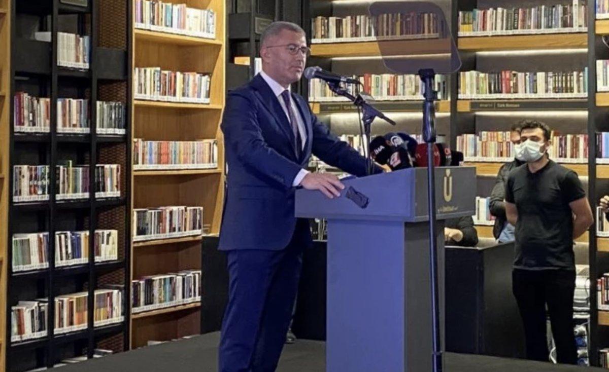 Üsküdar'daki Haluk Dursun Kütüphanesi, gençlerin ilgi odağı olmaya devam ediyor