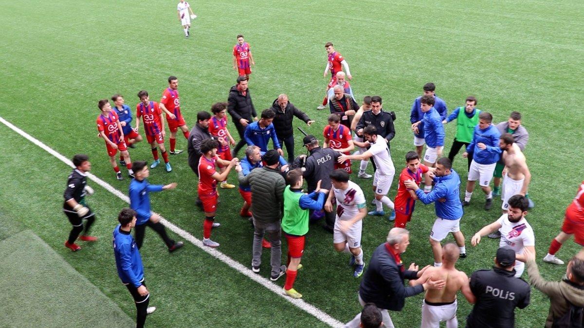 Zonguldak'ta amatör futbol lig maçında kavga: Çok sayıda oyuncu yaralandı