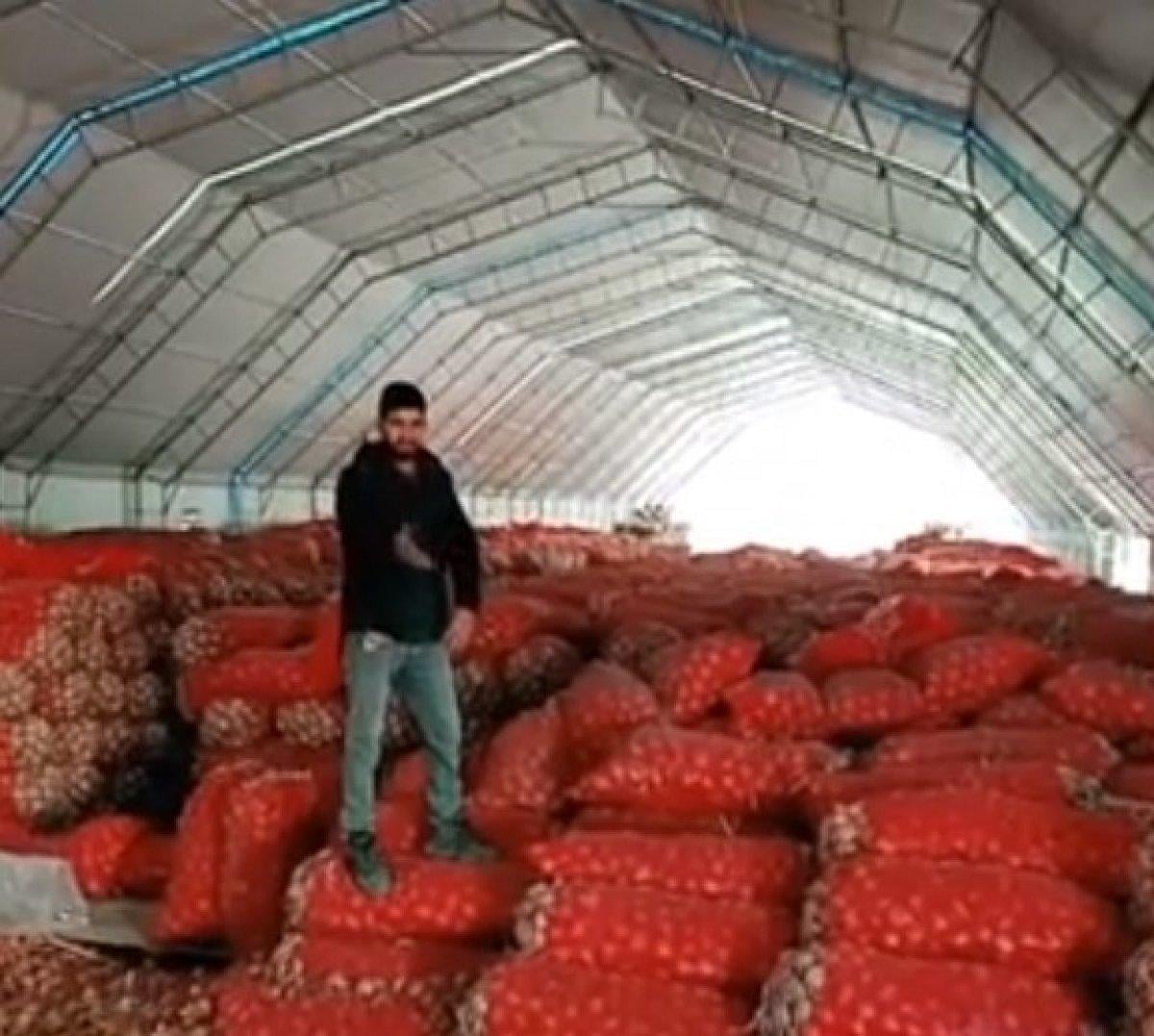 Ankara'da satılamayan soğanlar depolarda kaldı