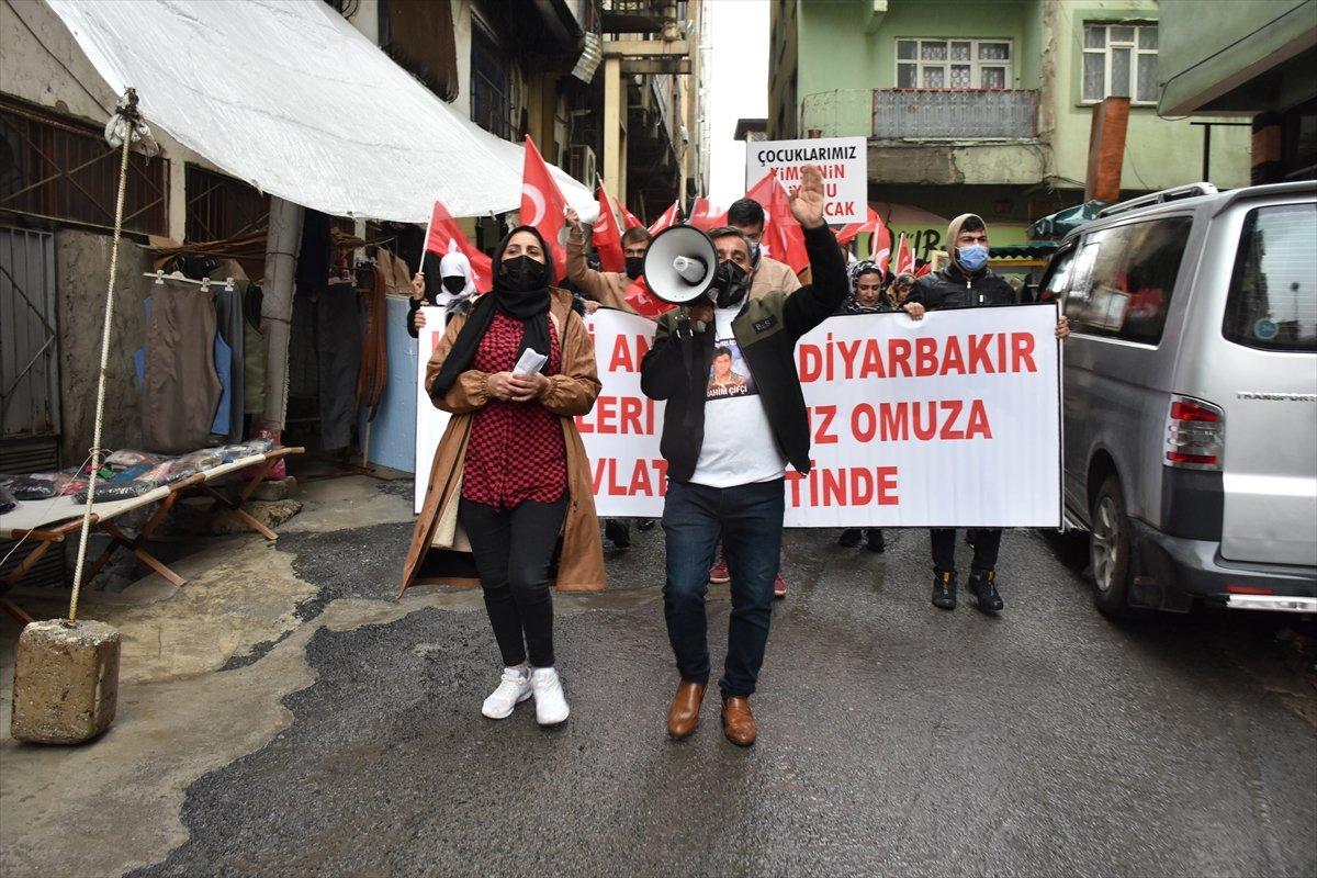 Hakkari'de HDP önünde gösteri düzenlendi