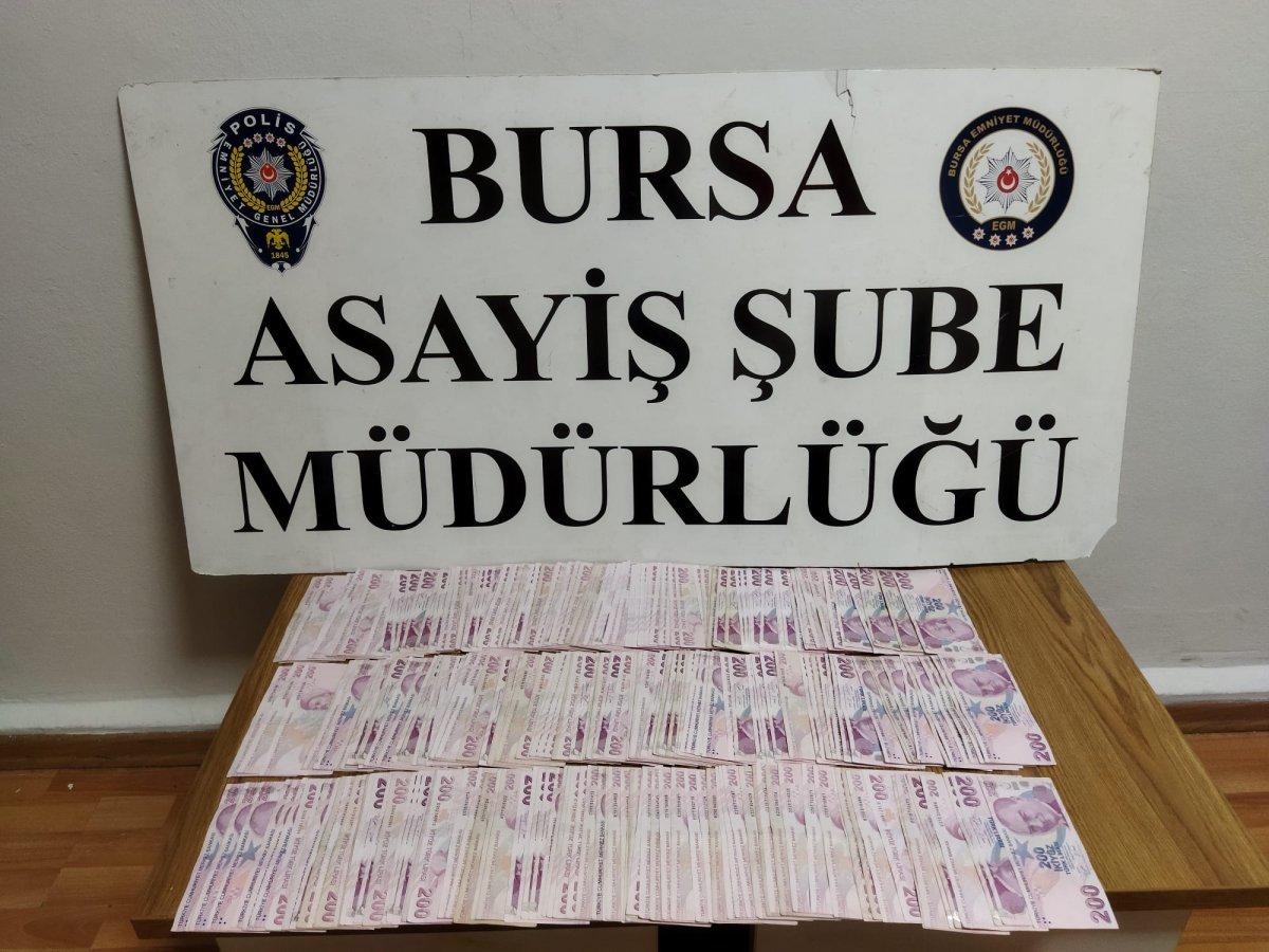 Bursa'da bozdurduğu altınların parasını kapkaççıya kaptırdı