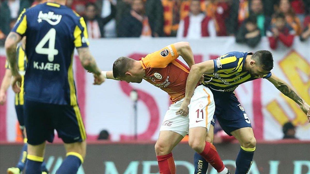 Fenerbahçe ile Galatasaray arasındaki derbi maçları kart rekoru kırıyor